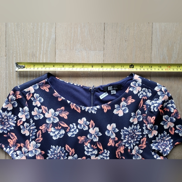 Floral dress - Picture 3 of 6